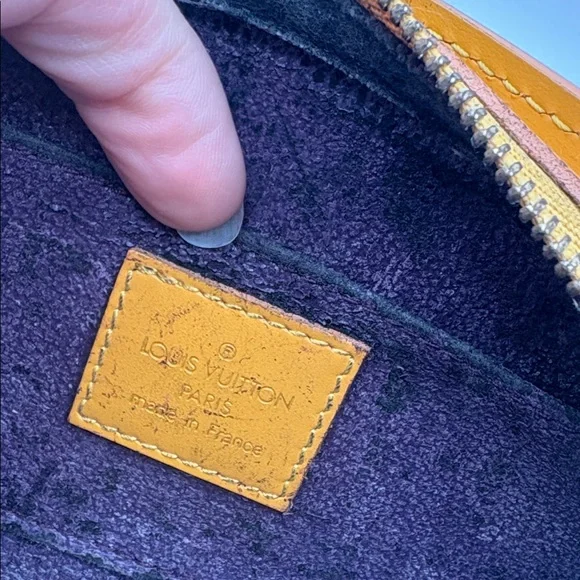 Louis Vuitton Epi Yellow Clutch pouch - Picture 6 of 8